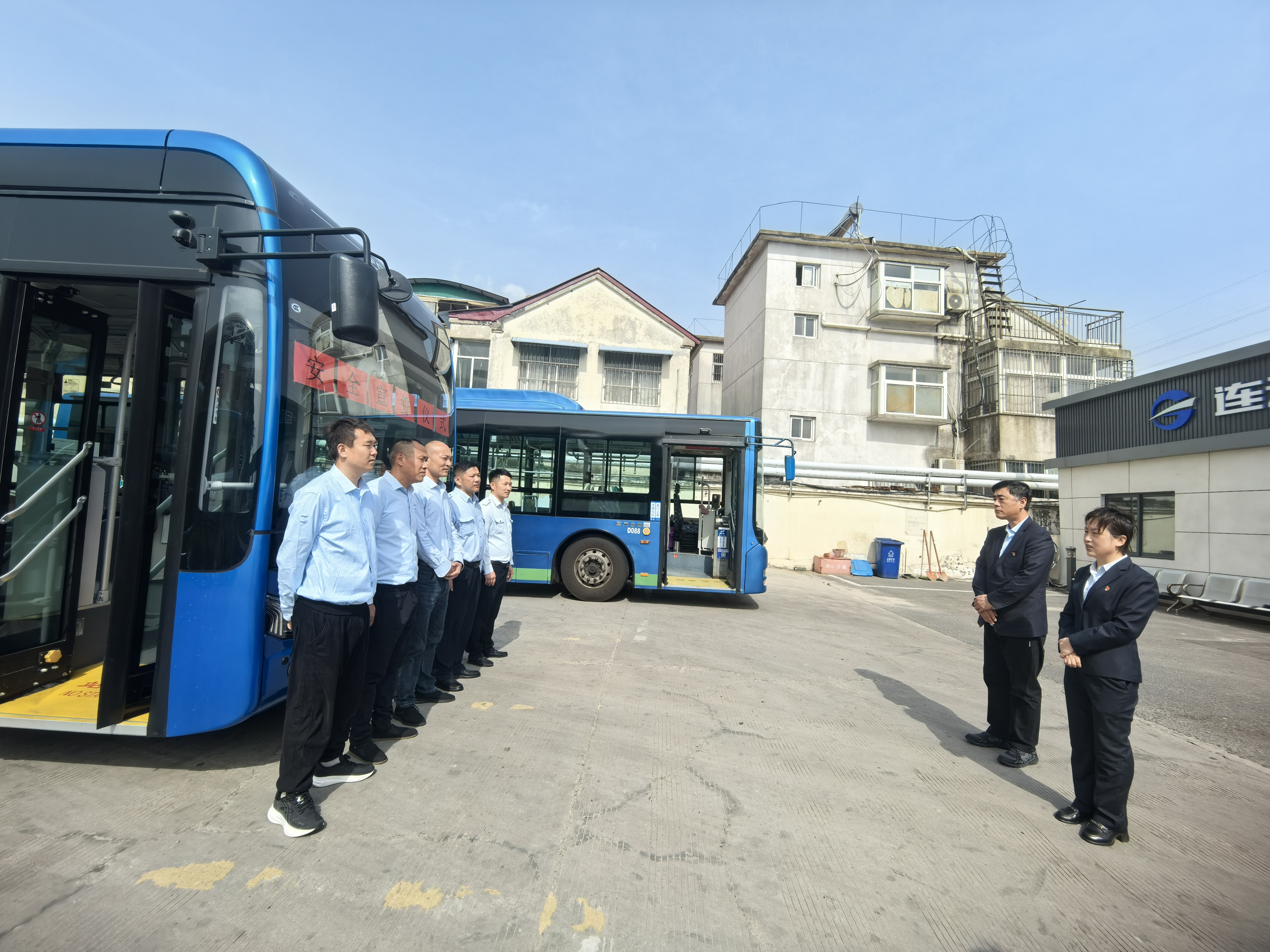 你予我一份誓词，我与你共享荣光--公交集团开展新入职驾驶员安全行车宣誓仪式