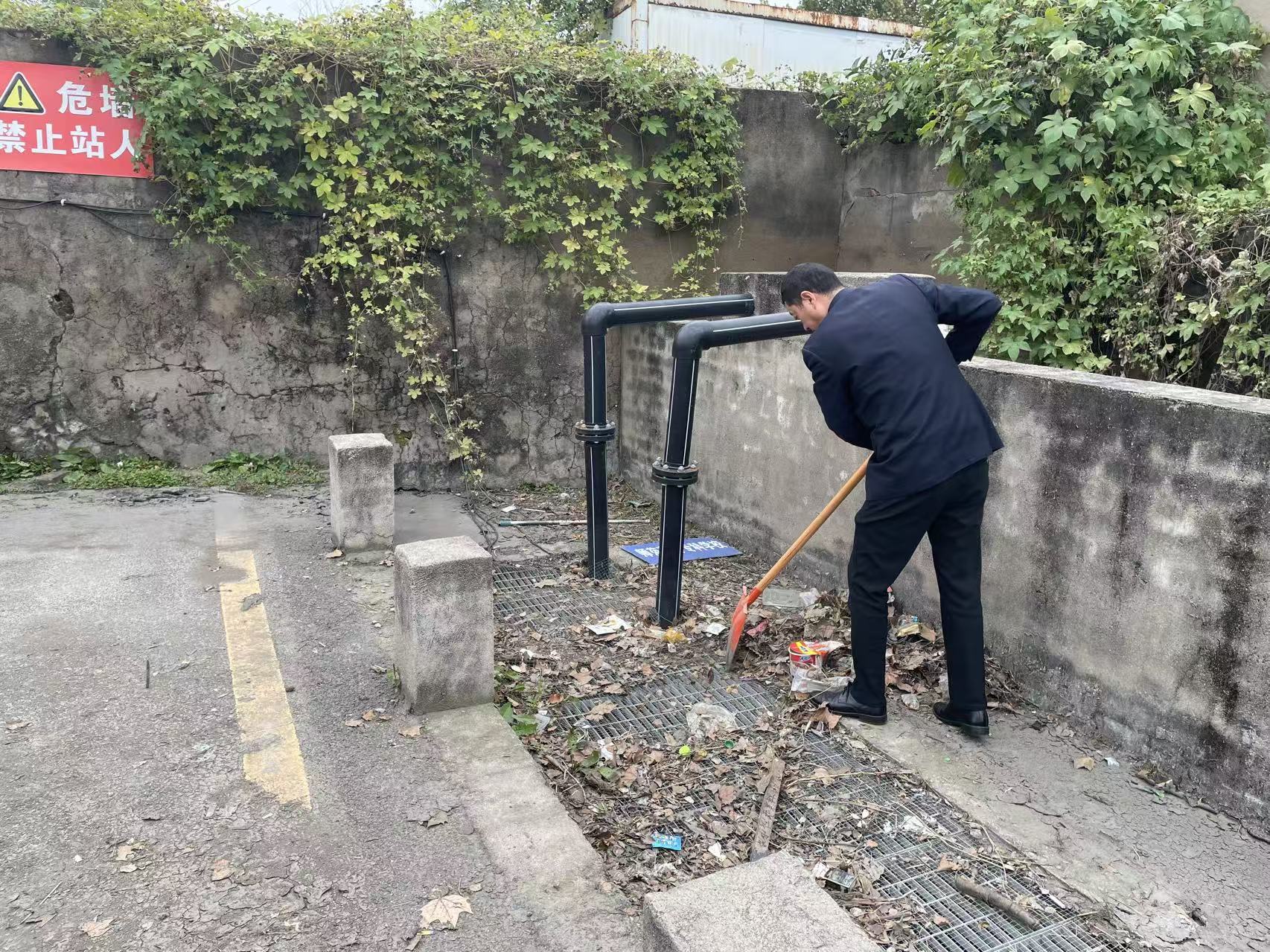 公交集团权属海通公交公司组织开展秋季场站养护工作