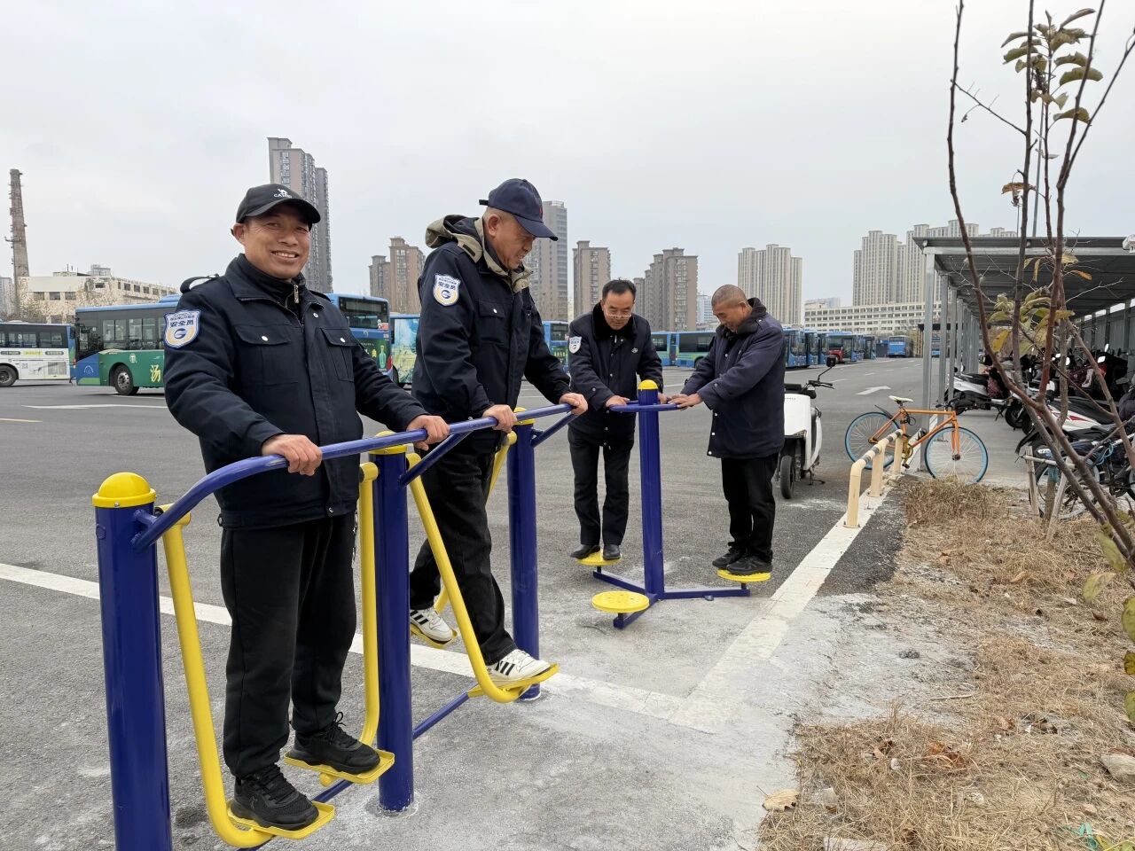 【我为一线办实事】健身器材进公交场站，关怀举措暖一线职工