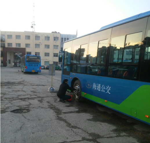 公交6路线爱车标兵——朱文宇