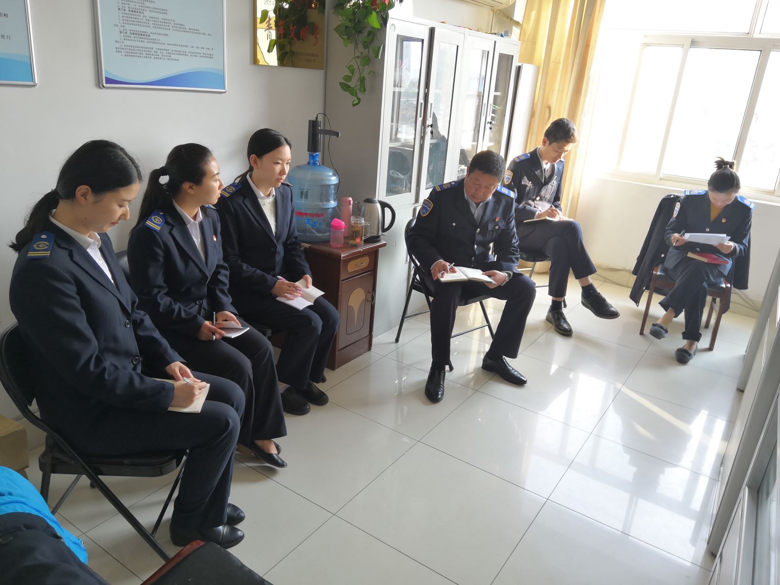 公交集团召开服务热线新进人员岗前培训