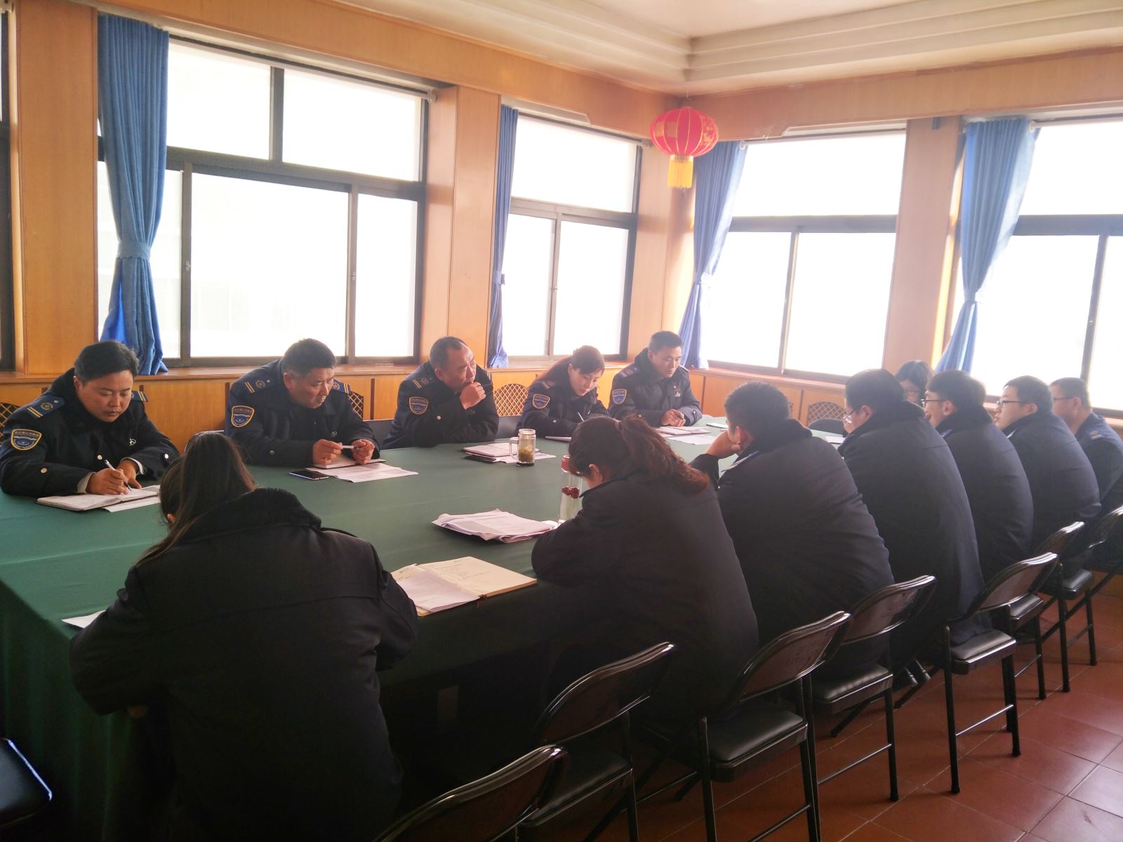 公交经营发展事业部召开安全生产运营会