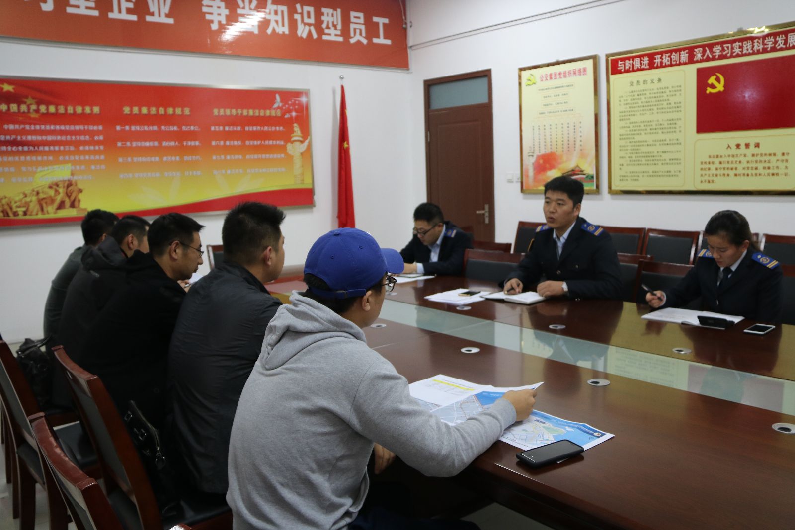 徐圩国际马拉松赛组委会到公交集团洽谈交通运营保障相关事宜