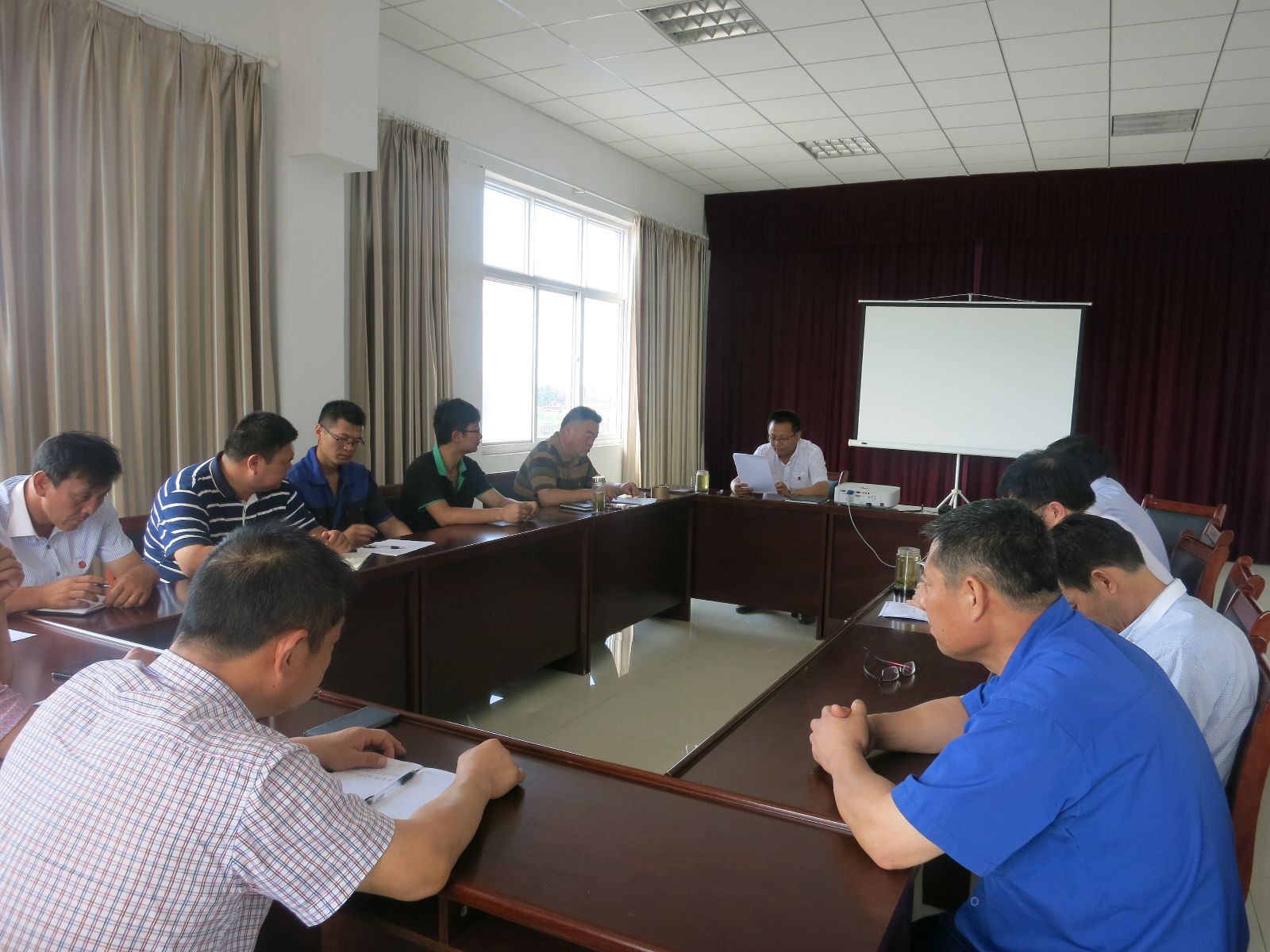 公交大浦厂、维修公司党支部开展“两学一做”专题党课活动