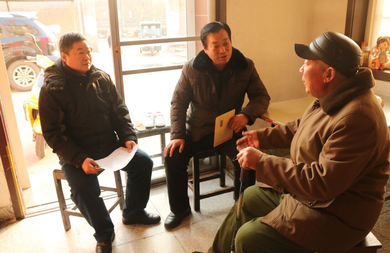 海通公交公司春节前走访慰问军转干部