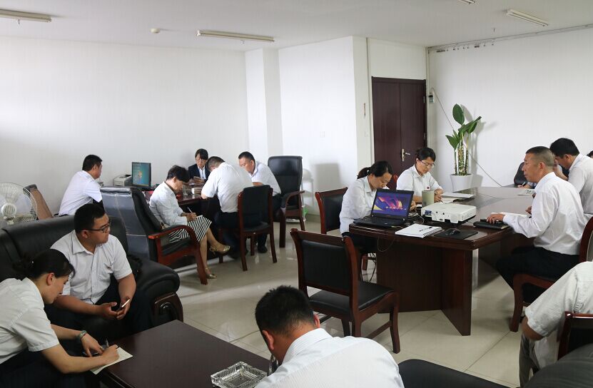 公交快速公司开展“新时期共产党员思想行为规范”专题大讨论推进“两学一做”学习教育