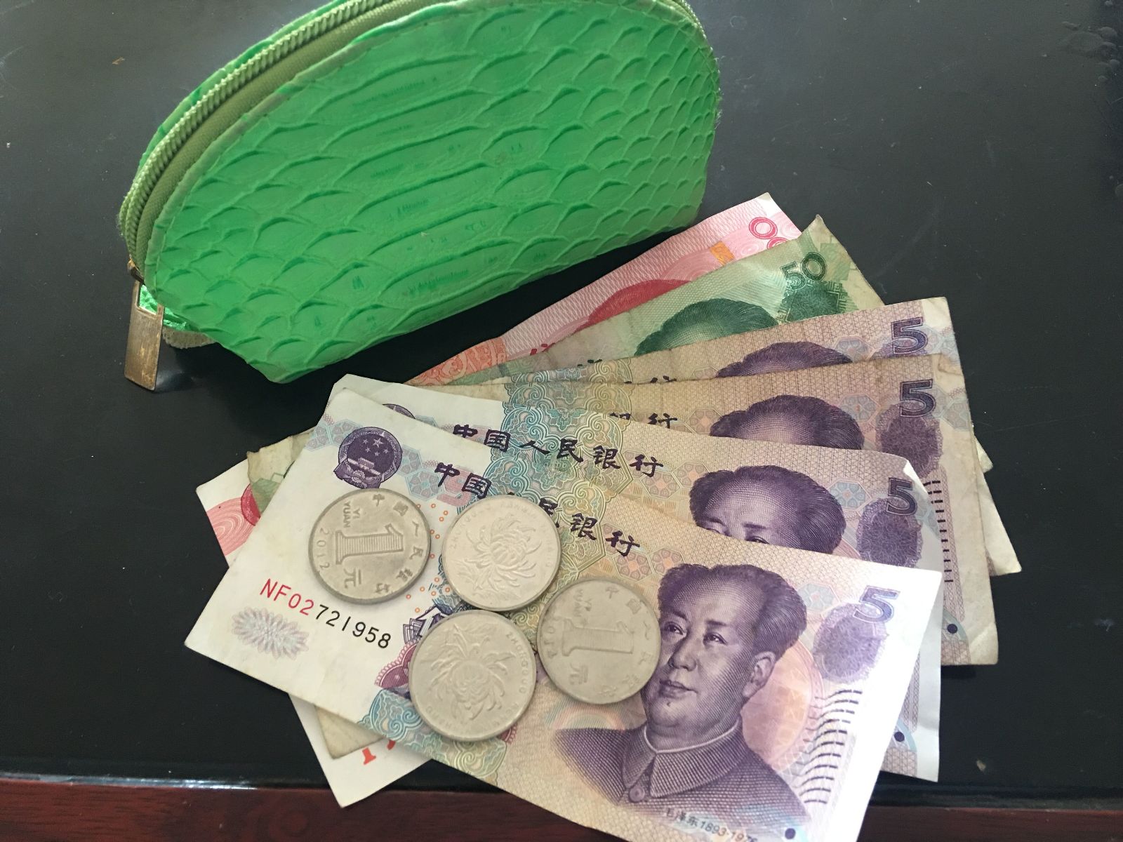 公交佳连公司驾驶员许占祥拾金不昧受表扬