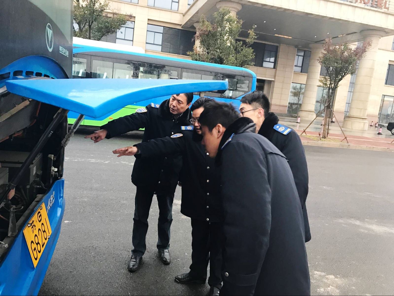 公交集团佳连公司雾霾天气上路上线大检查