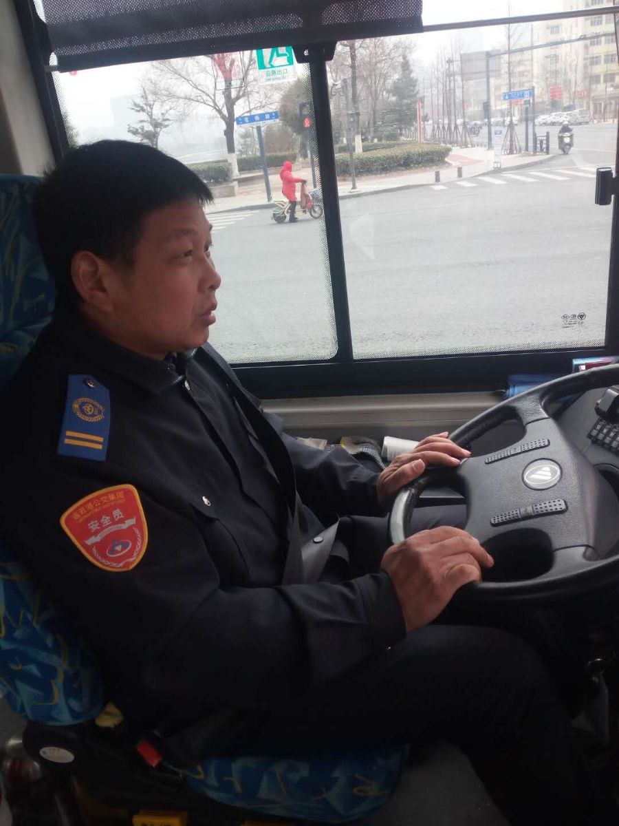 公交集团60路驾驶员陆启正英勇救火受表扬