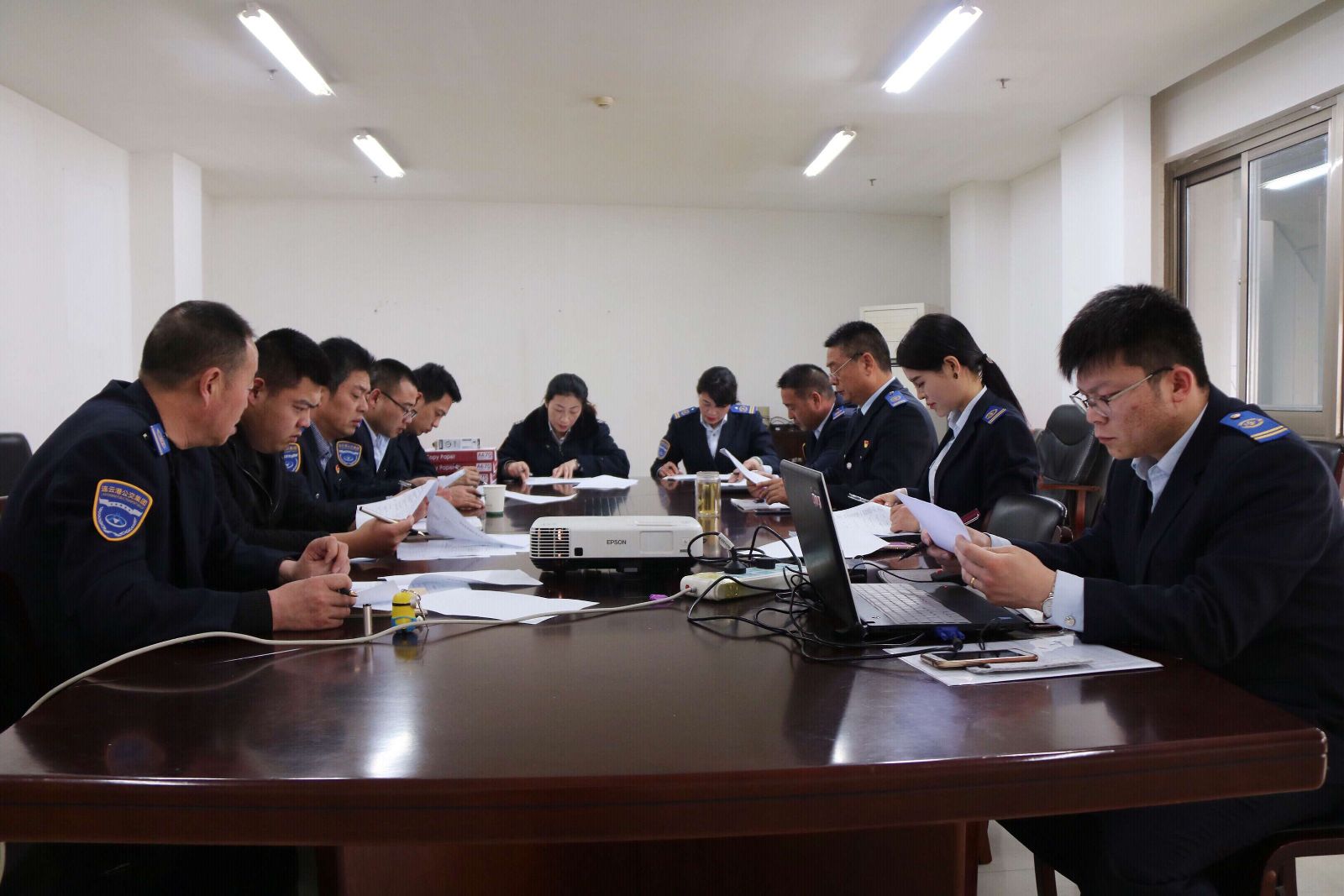 公交集团快速公司召开合格班组建设推进会