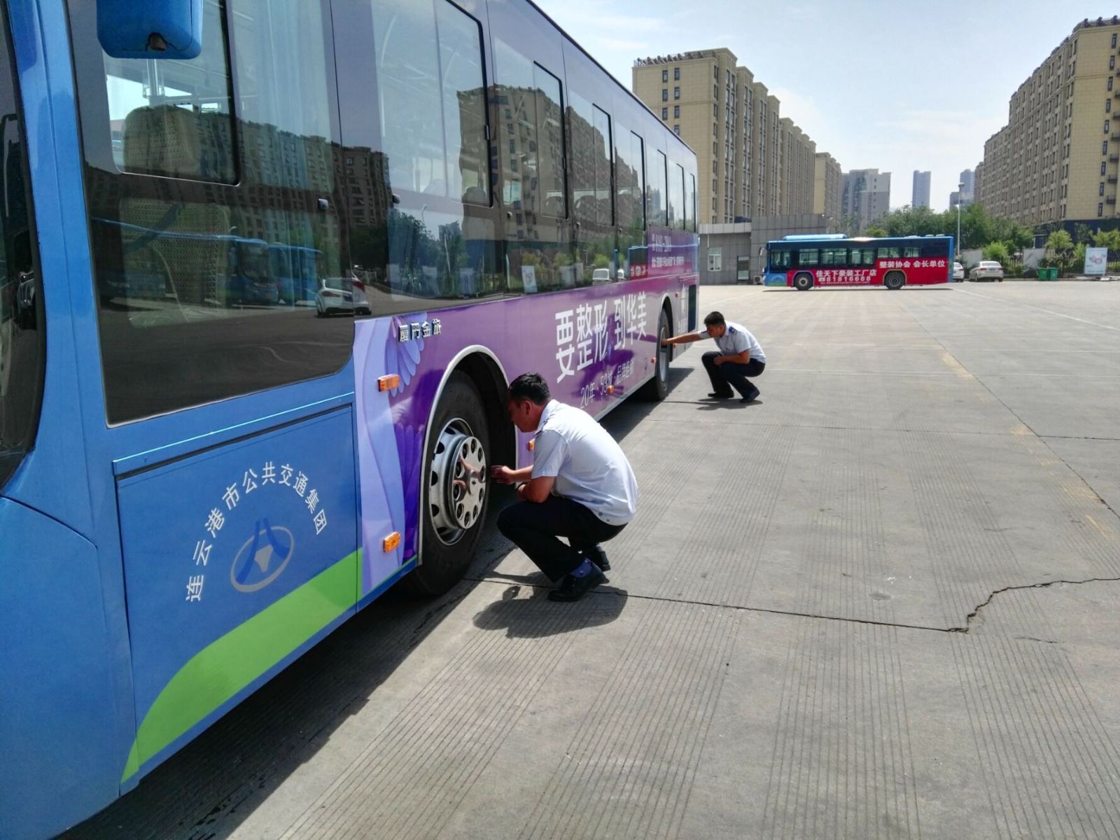 公交集团东部公司积极做好CNG（燃气）车辆技评、年审工作