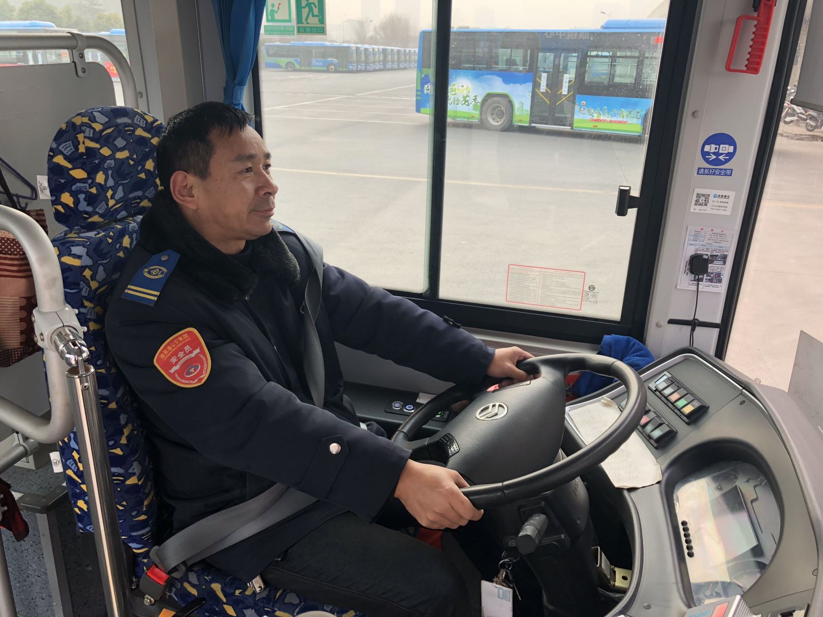 公交集团35路驾驶员周朝利及时归还乘客丢失的手机获点赞