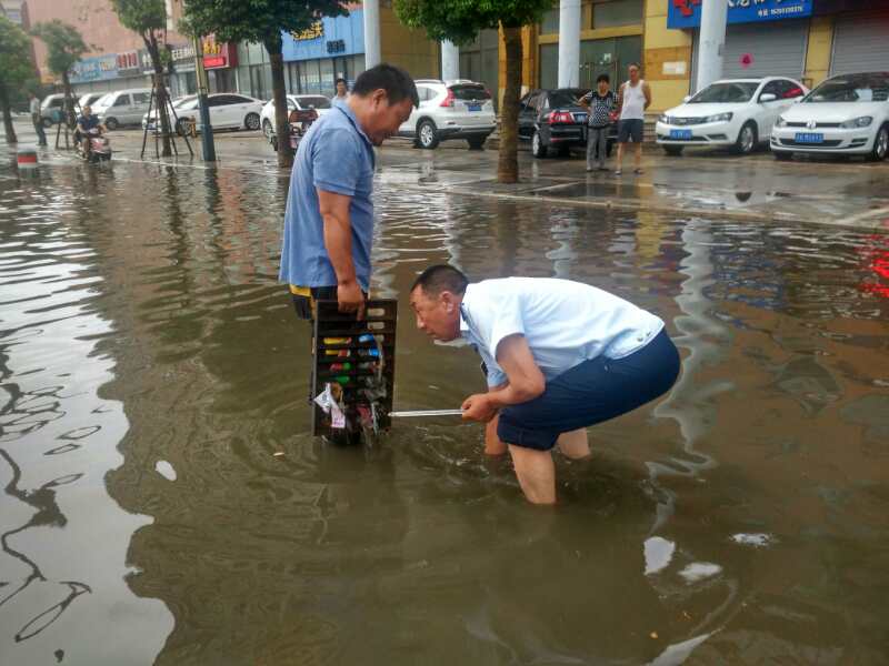 公交东部公司积极应对暴雨恶劣天气