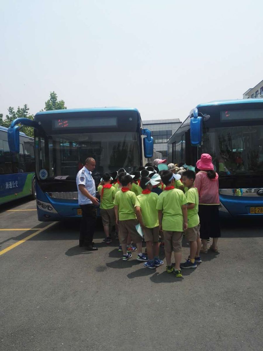 公交海州公司圆满完成苍梧小学定制班线任务