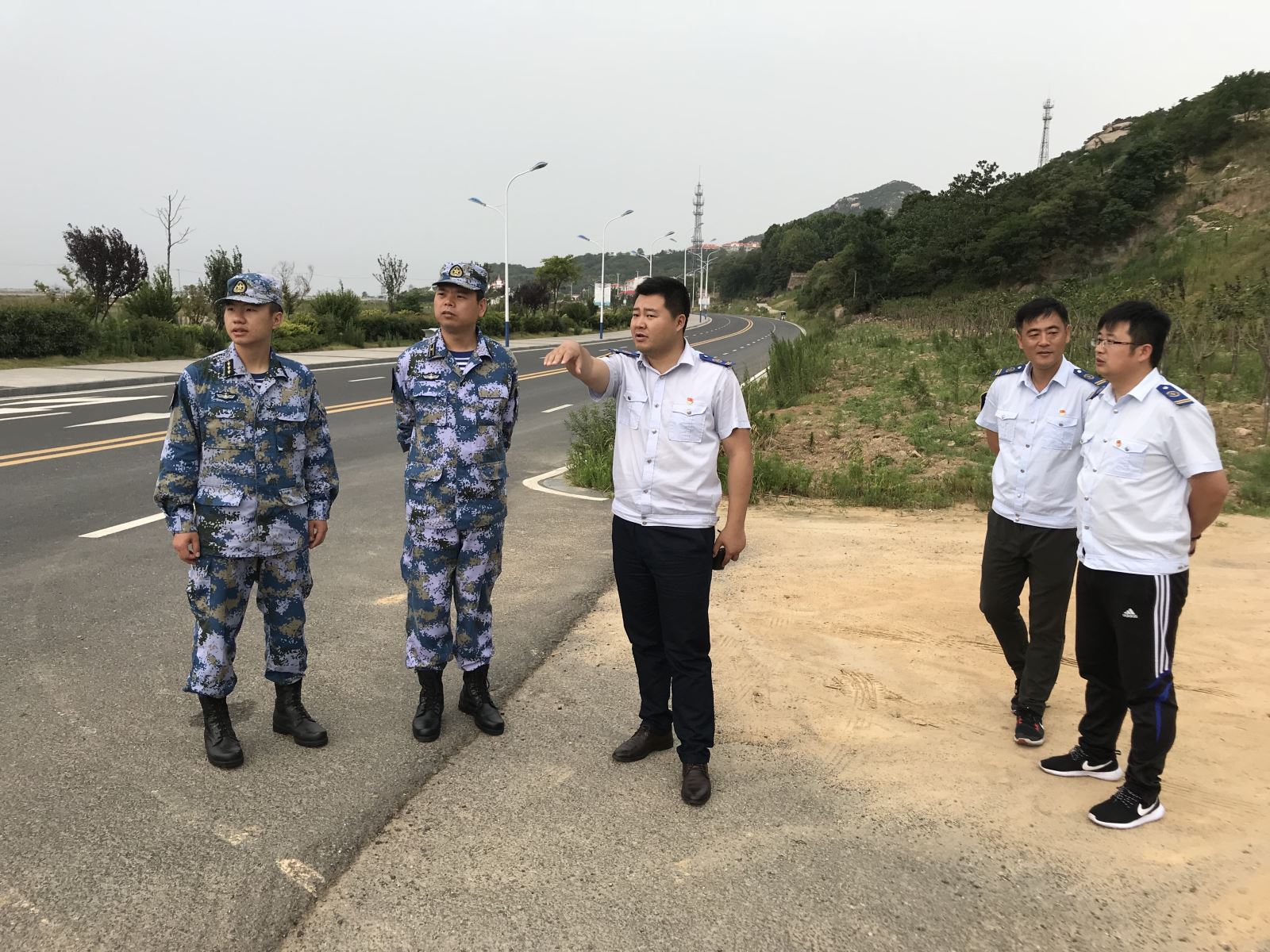 公交集团东部公司积极开展拥军公交线路调研工作