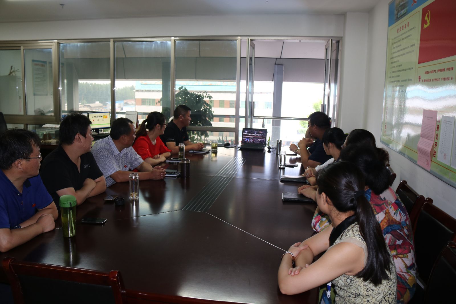 公交海州公司组织党员干部集中收看建党95周年电视直播