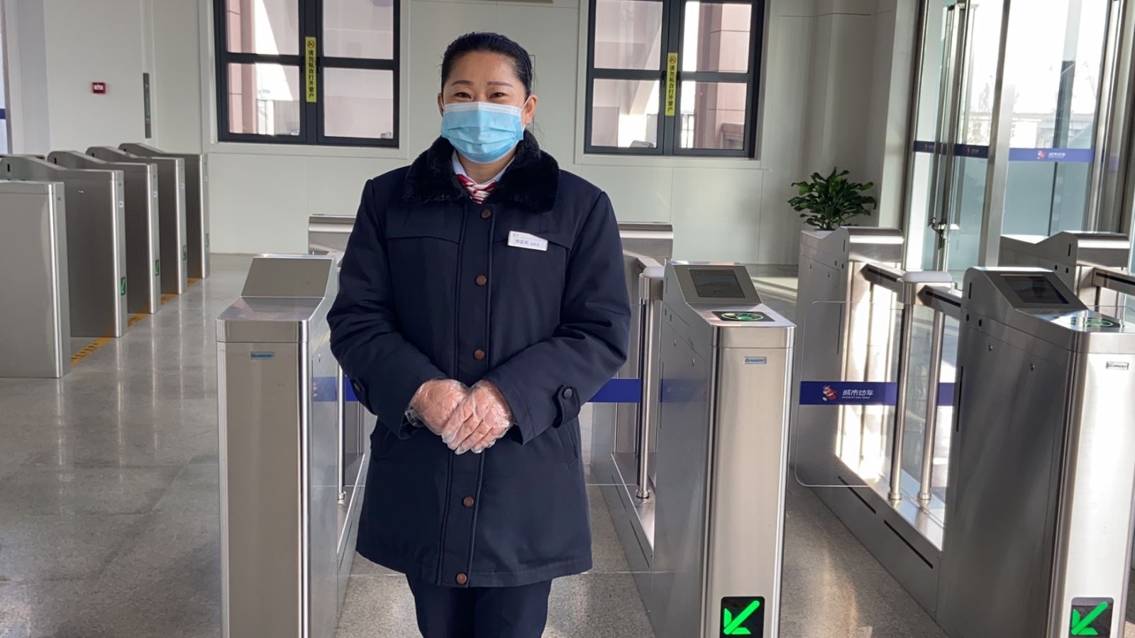 赠人玫瑰 手有余香