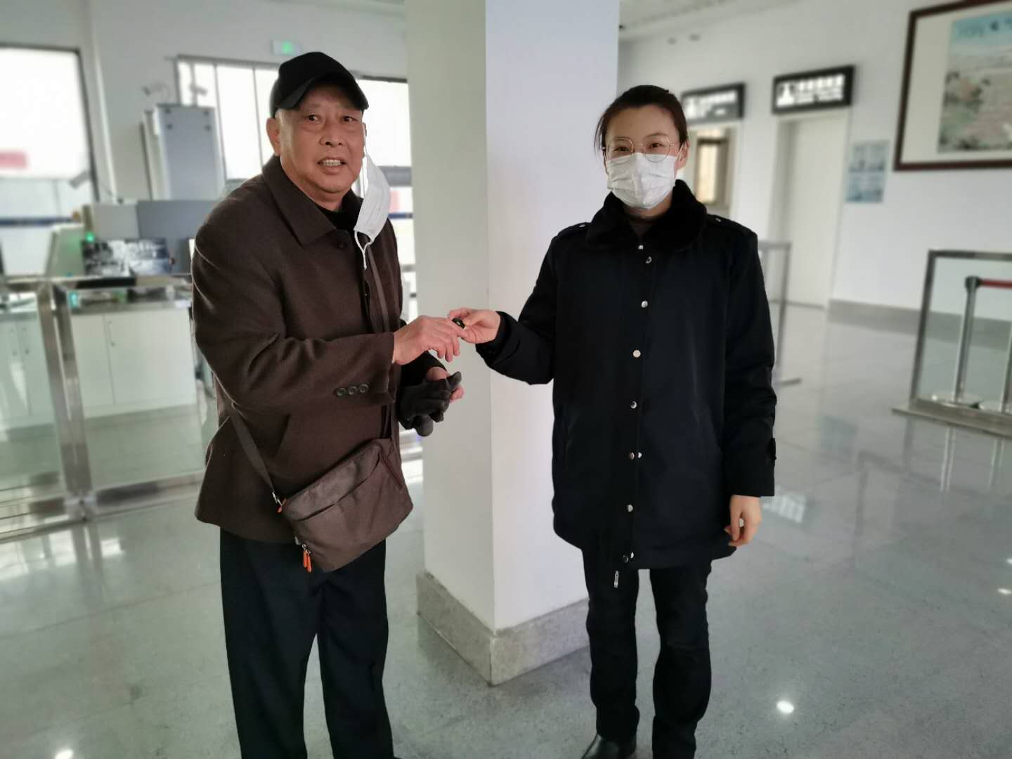 让文明之花在城市动车组绽放