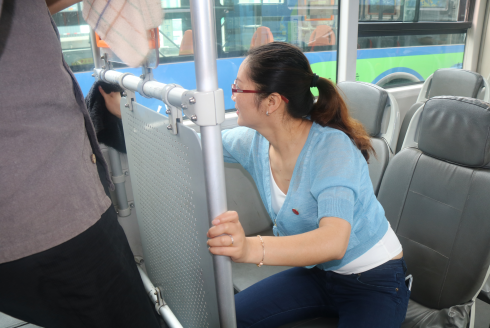 公交海州公司党支部认真践行“两学一做”活动