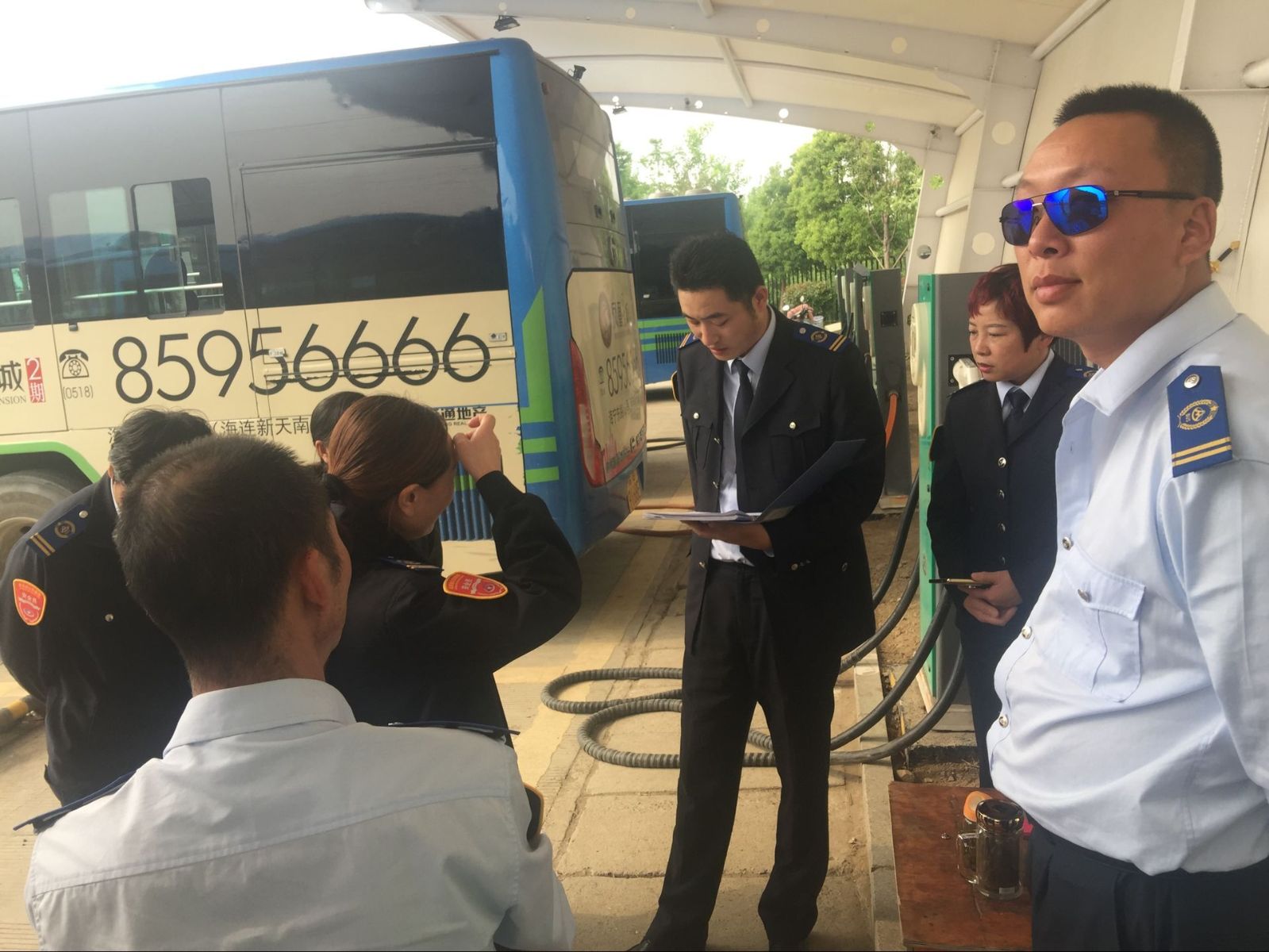 江苏明茂新能源公司对充电工进行服务培训